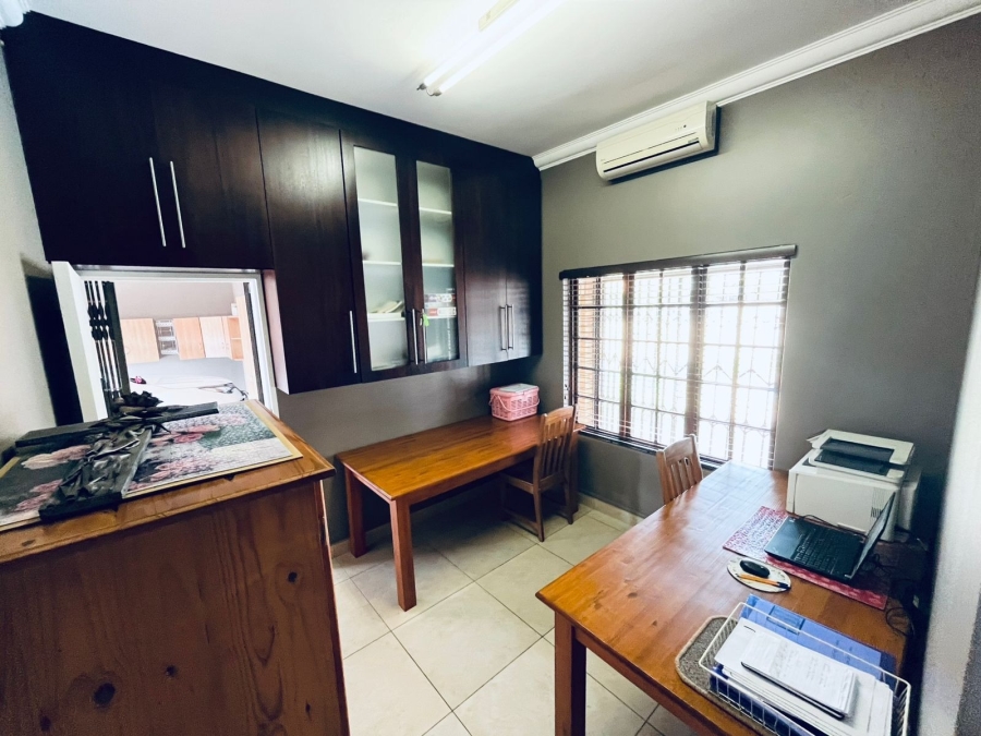 3 Bedroom Property for Sale in Safari Gardens North West